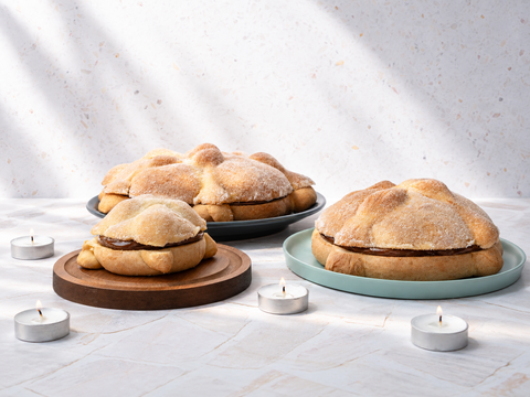 Pan de muerto relleno con dulce de leche Pastelerías Marisa