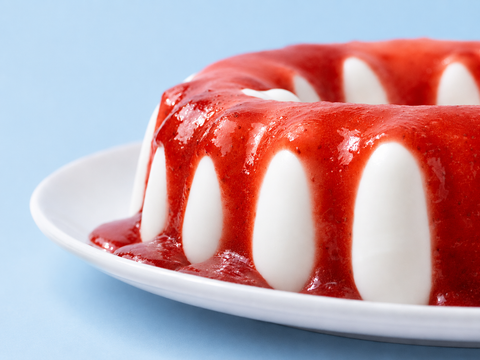 Gelatina delicia de yogurt sin azúcar de Pastelerías Marisa, postre artesanal de yogurt con cobertura de frutos rojos, elaborado sin azúcar añadida.